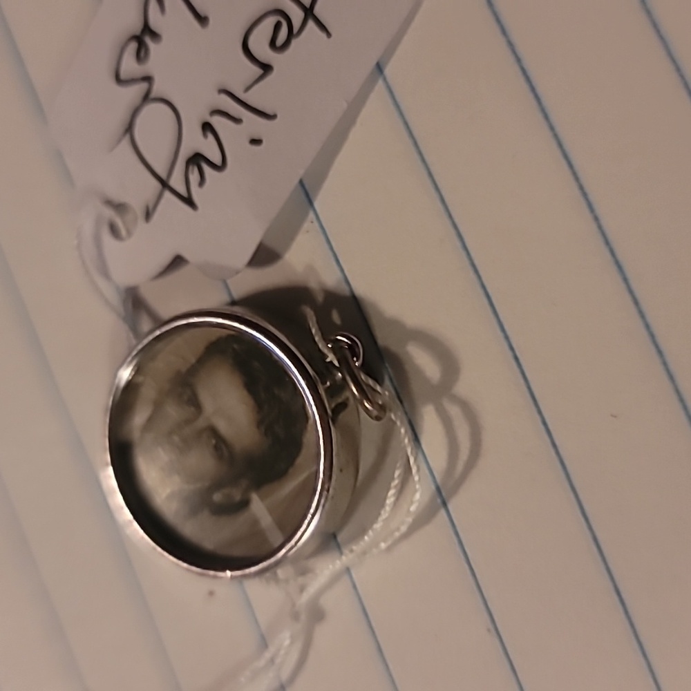 Vintage Sterling Silver Round Sliding Photo Locket Pendant – Keepsake - Picture 8 of 10